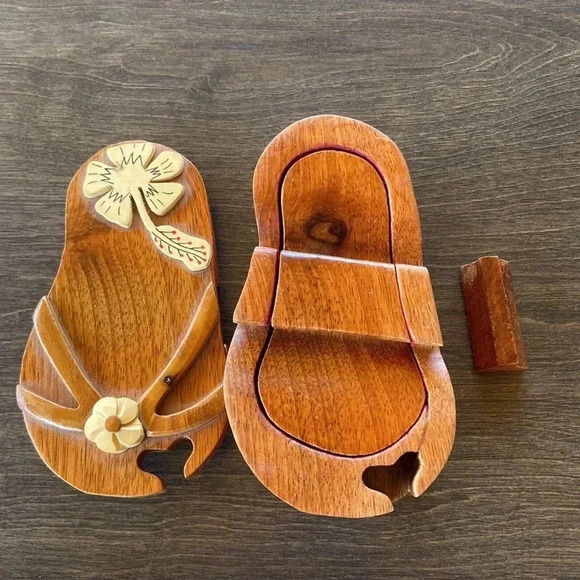 Decorative Wooden Flip Flop Jewelry Case - Picture 7 of 7